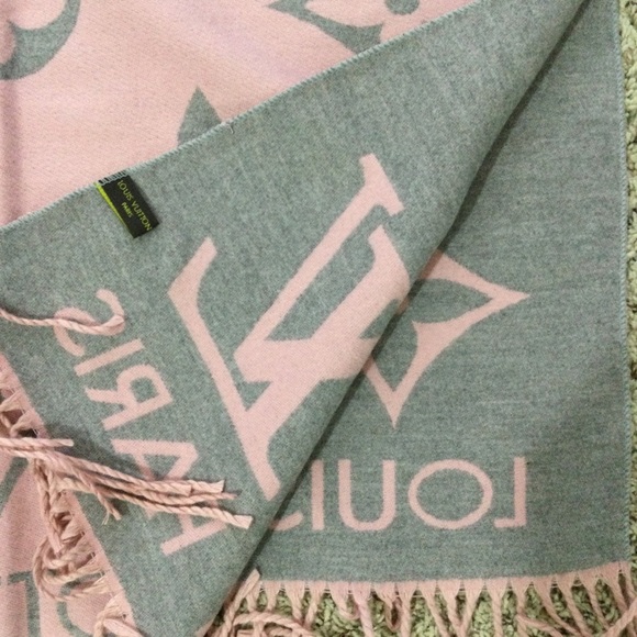 LV Neck Scarf Pink & Gray Cashmere Shawl - Picture 6 of 7
